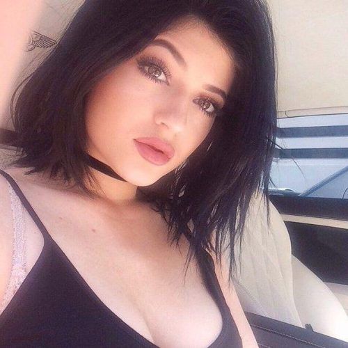 Kylie Jenner Short Haircuts (Photo 12 of 20)