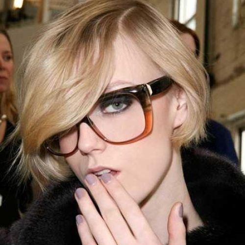 Short Hairstyles For Women With Glasses (Photo 14 of 20)