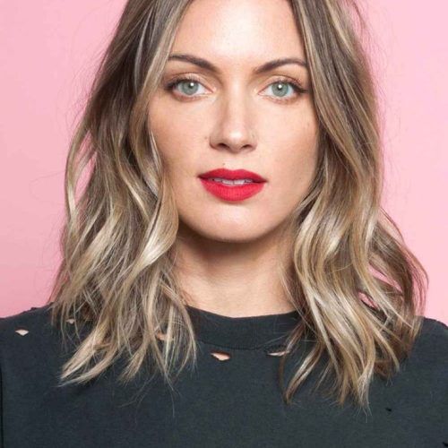 Sexy Tousled Wavy Bob For Brunettes (Photo 13 of 20)