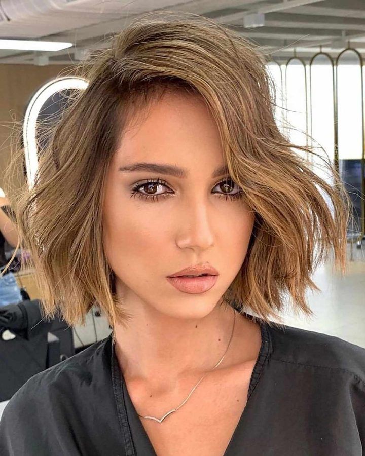 2024 Popular Messy Bob Hairstyles with a Deep Side Part