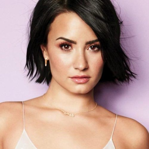 Demi Lovato Short Hairstyles (Photo 14 of 20)
