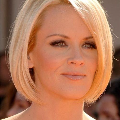 Dark Blonde Rounded Jaw-Length Bob Haircuts (Photo 10 of 20)