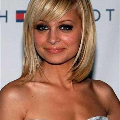 Medium Bob Hairstyles With Side Bangs (Photo 7 of 15)