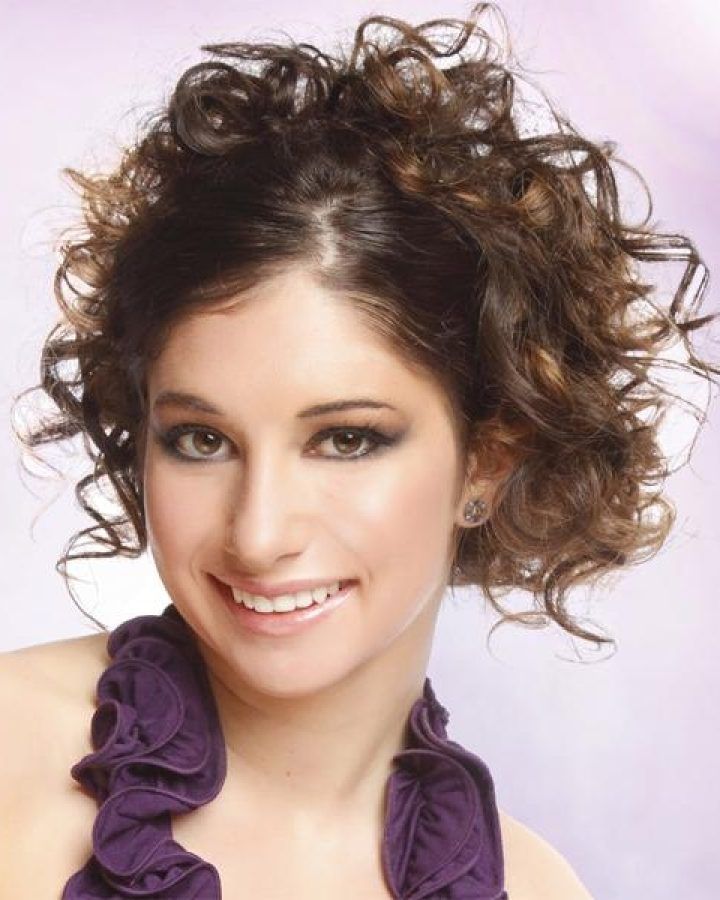 2024 Popular Casual Hairstyles for Long Curly Hair