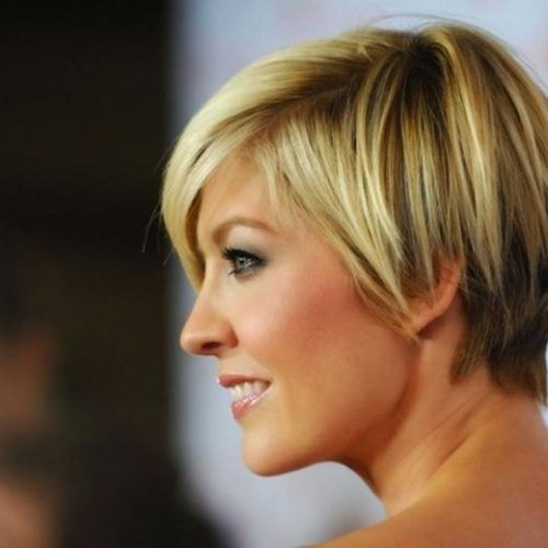 Short Haircuts Without Bangs (Photo 8 of 20)
