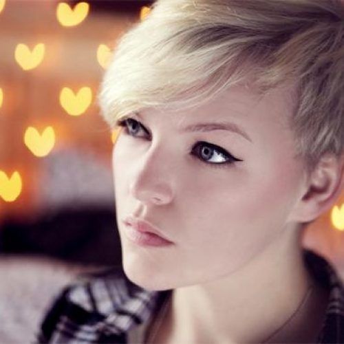Ladies Short Hairstyles With Fringe (Photo 9 of 20)