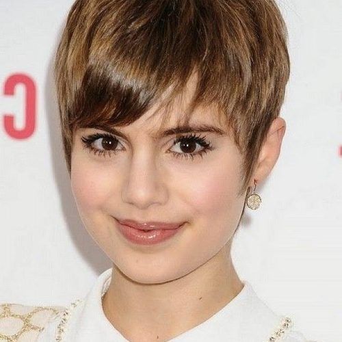 Short Hairstyles For Round Face And Fine Hair (Photo 19 of 20)