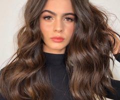 20 Ideas of Messy Loose Curls Long Hairstyles with Voluminous Bangs