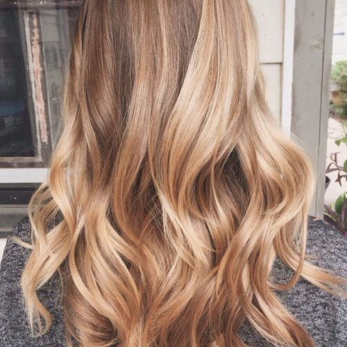 Casual Bright Waves Blonde Hairstyles With Bangs (Photo 5 of 20)