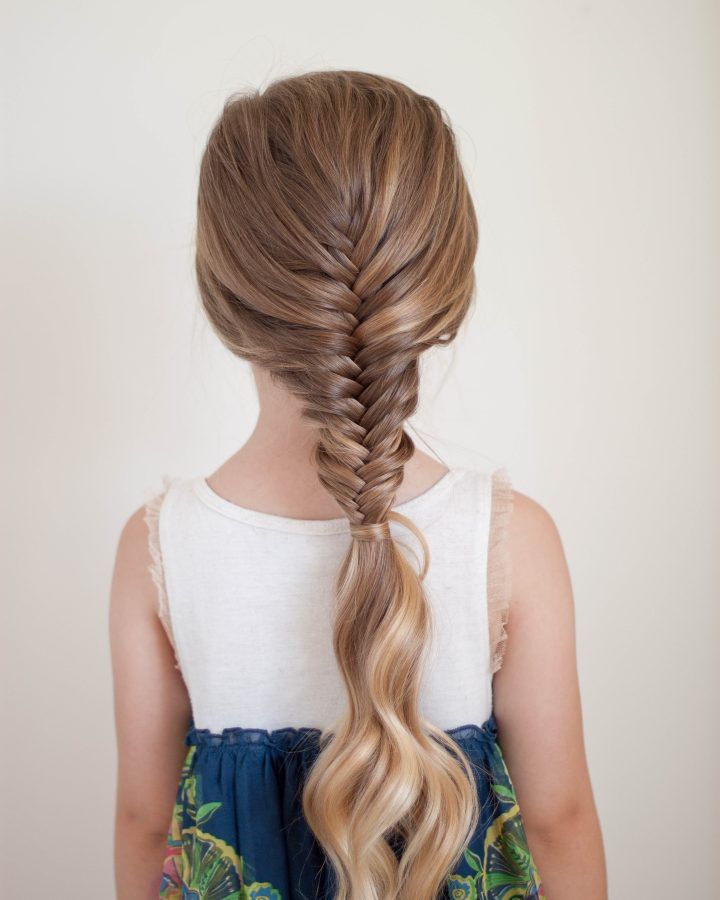 20 Inspirations Over-the-shoulder Mermaid Braid Hairstyles