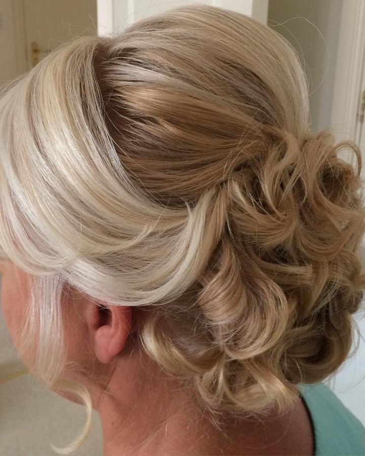 2024 Popular Wedding Hairstyles for Older Ladies with Long Hair