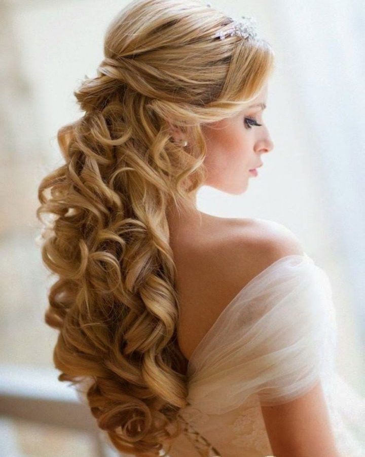 20 Best Pulled Back Layers Bridal Hairstyles with Headband