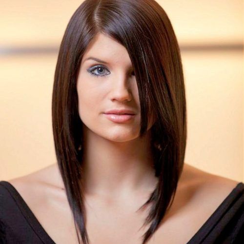 Asymmetrical Medium Haircuts For Women (Photo 1 of 20)