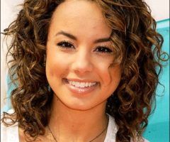 20 Ideas of Medium Haircuts for Round Faces with Curly Hair