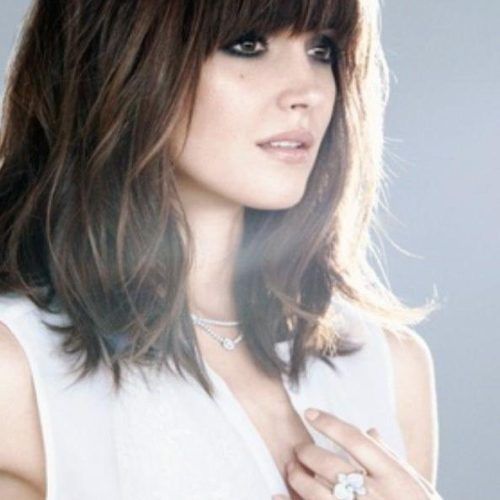 Rose Byrne Parted Blunt End Bob Hairstyles (Photo 14 of 15)