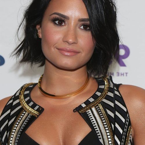 Demi Lovato Medium Haircuts (Photo 11 of 20)