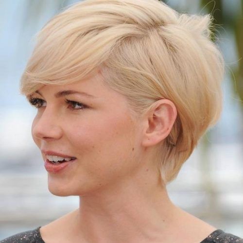 Short Haircuts To Look Younger (Photo 17 of 20)